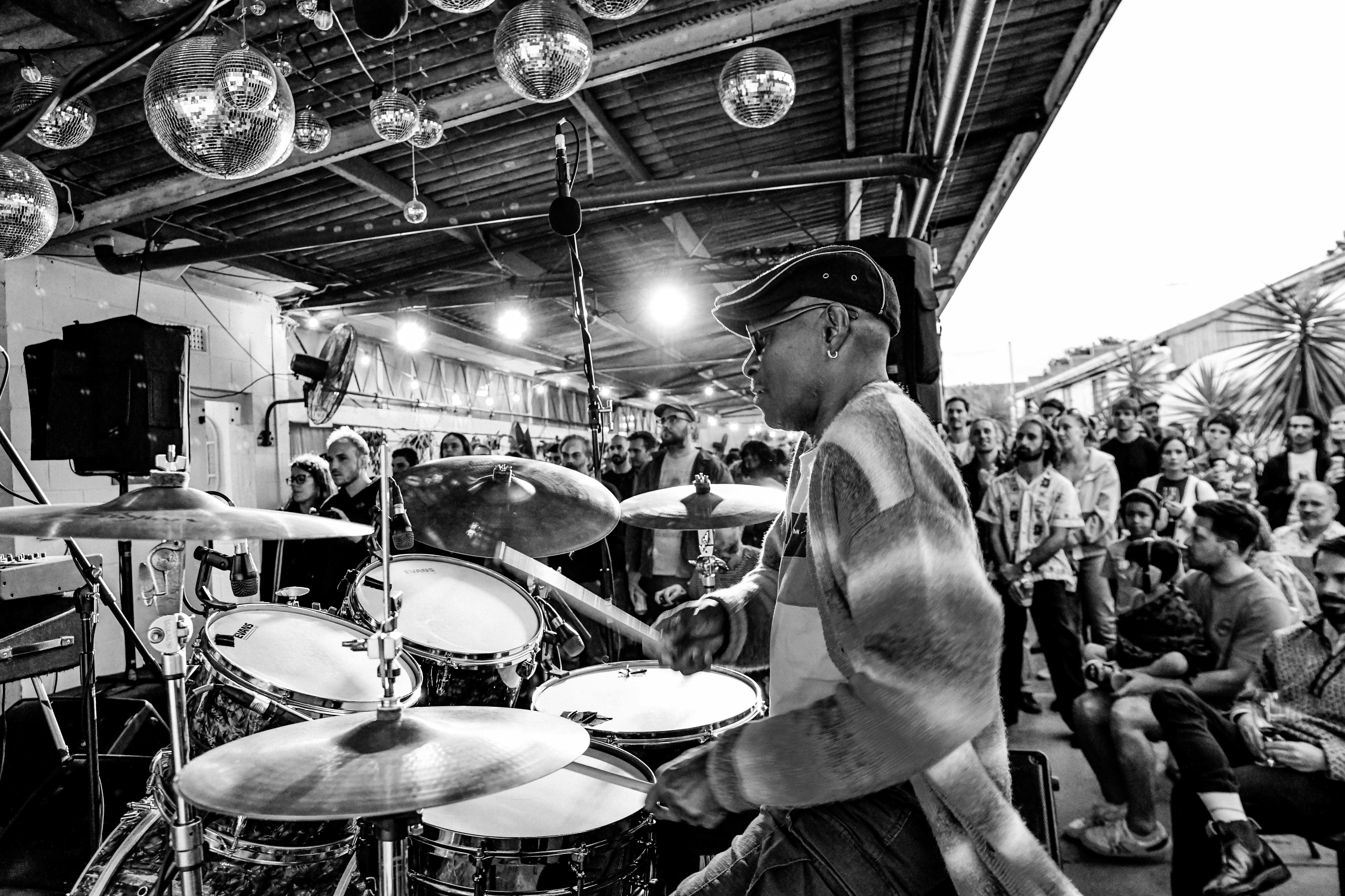 Hailu Mergia performing live at Summertown Studio