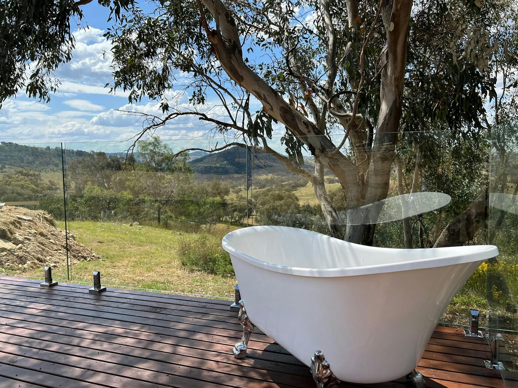 Sunstone Outsdoor bathtub, views