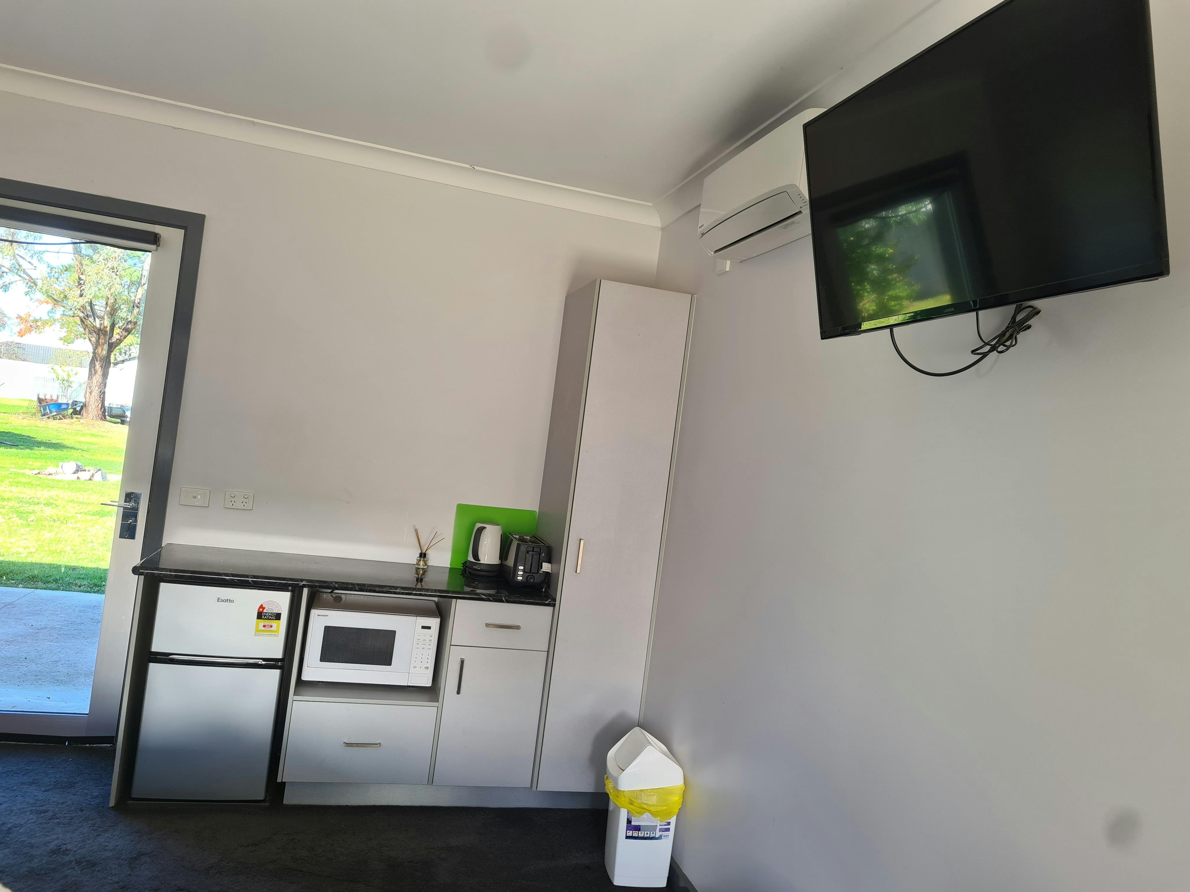 Two bedroom motel kitchenette