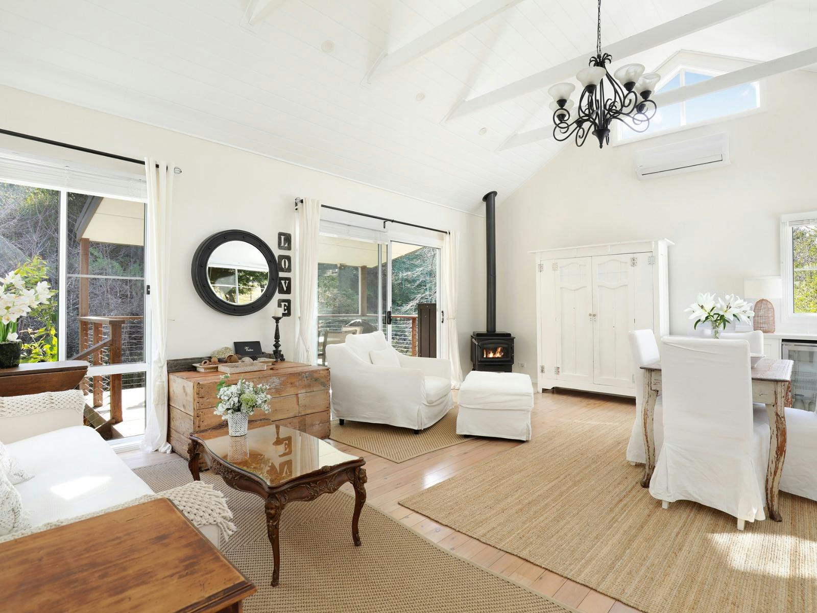 Living area of Creek Cottage