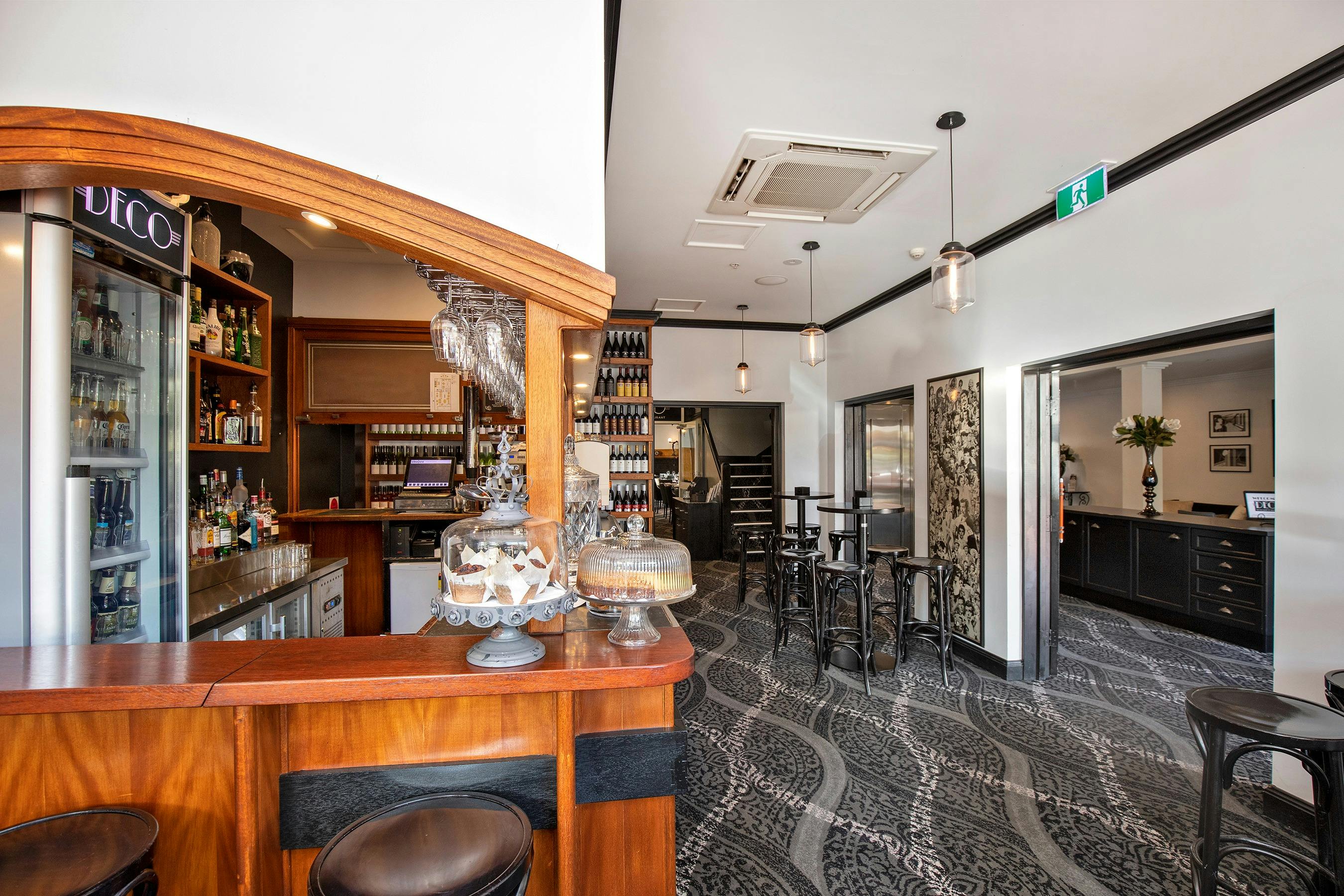 DECO Wine Bar & Restaurant