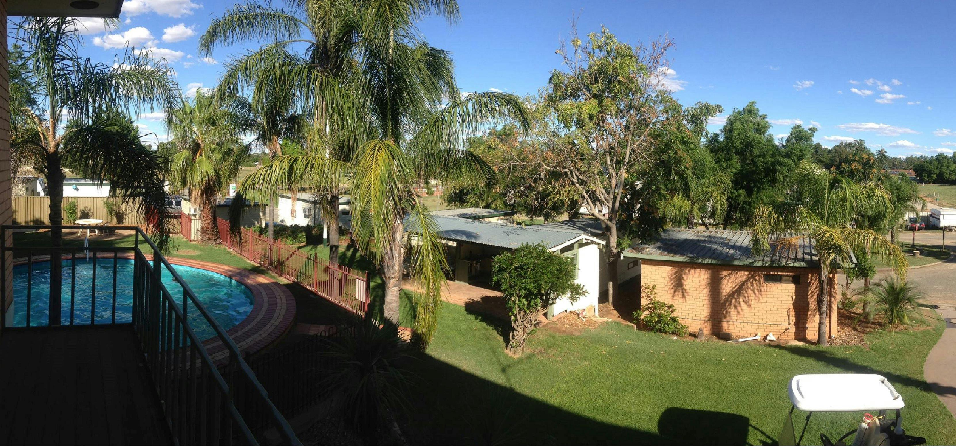 The Brolgaroo Caravan Park Barooga NSW Holidays &