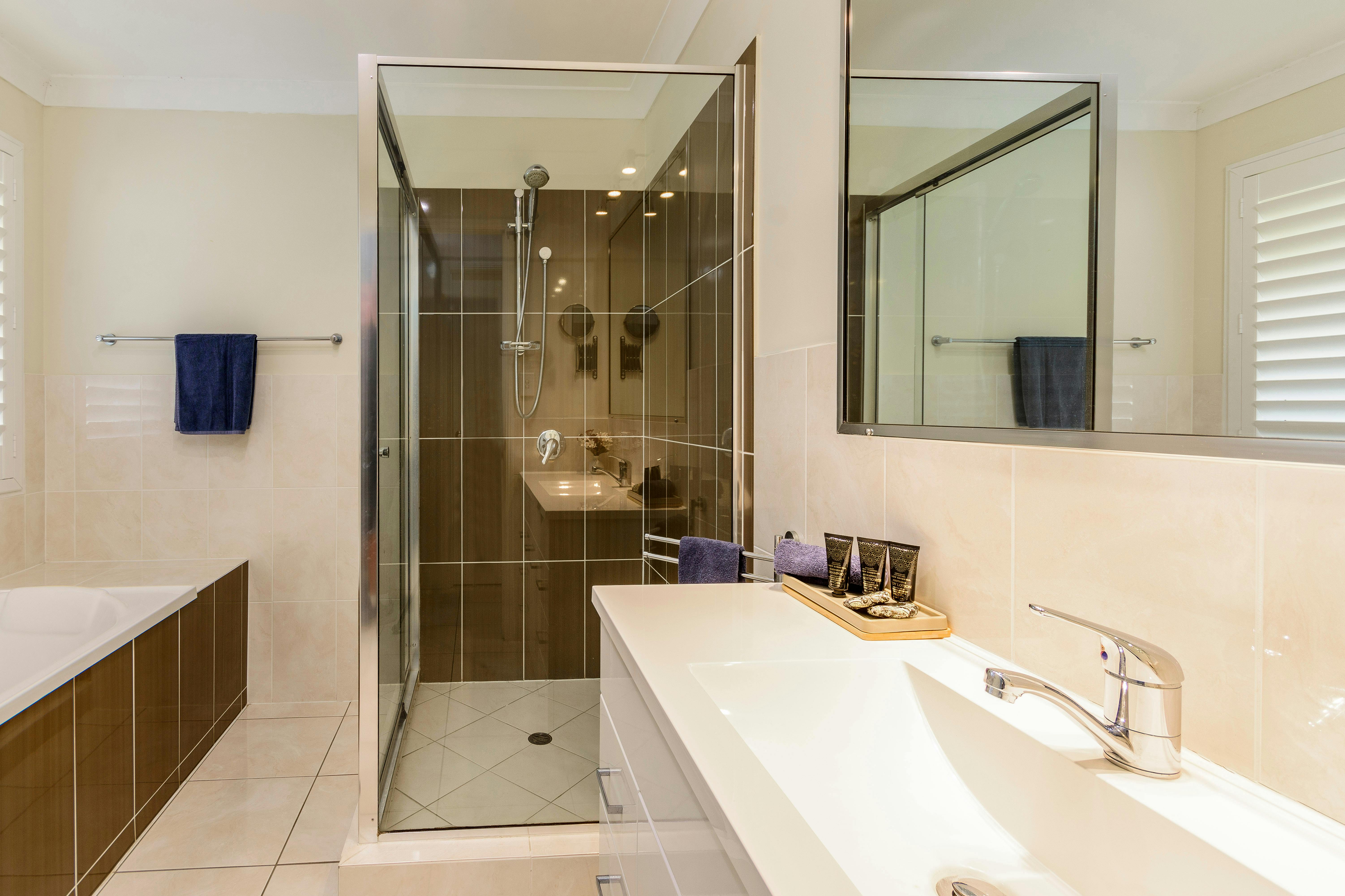 Island Paradise On The Canal