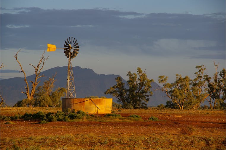 5 Day Coober Pedy Lake Eyre And Arkaroola Tour