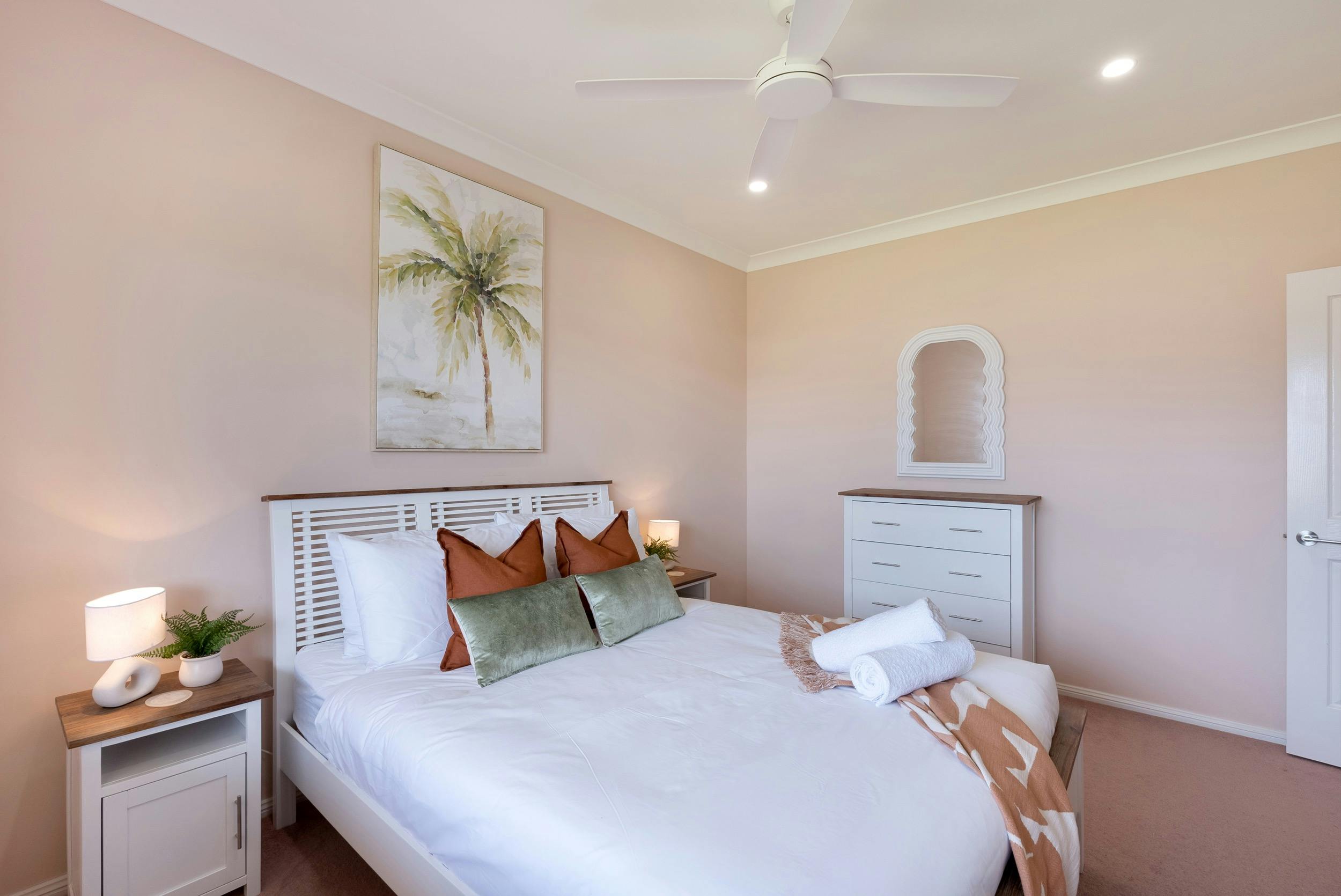 Peachy, Photographer Russell Quinn