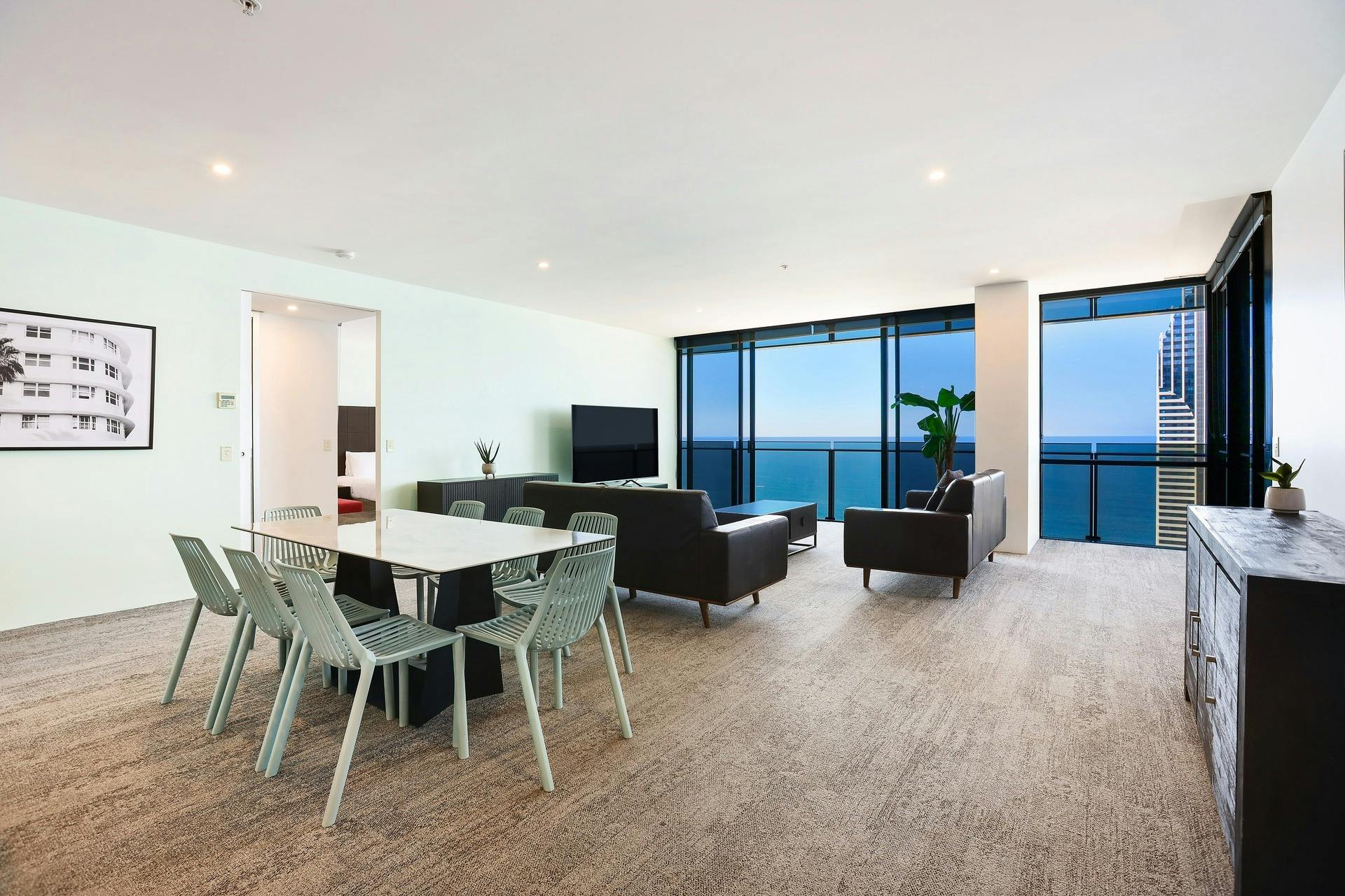 Level 55 Gold Coast Escape – Circle on Cavill Surfers Paradise