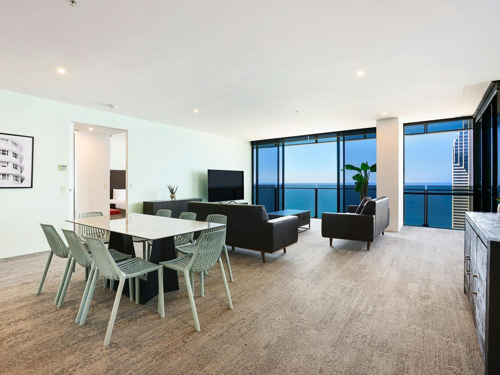 Circle on Cavill Surfers Paradise Dining room and lounge area with ocean view as backdrop - GCH Circle on Cavill Surfers Paradise Dining room and lounge area with ocean view as backdrop - GCH