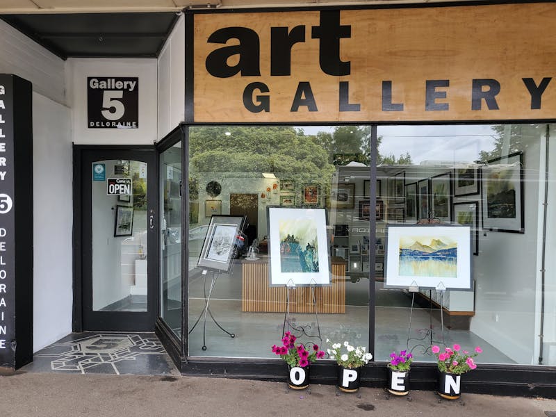 Gallery 5 Deloraine faces onto Emu Bay Road with large front windows displaying artworks.