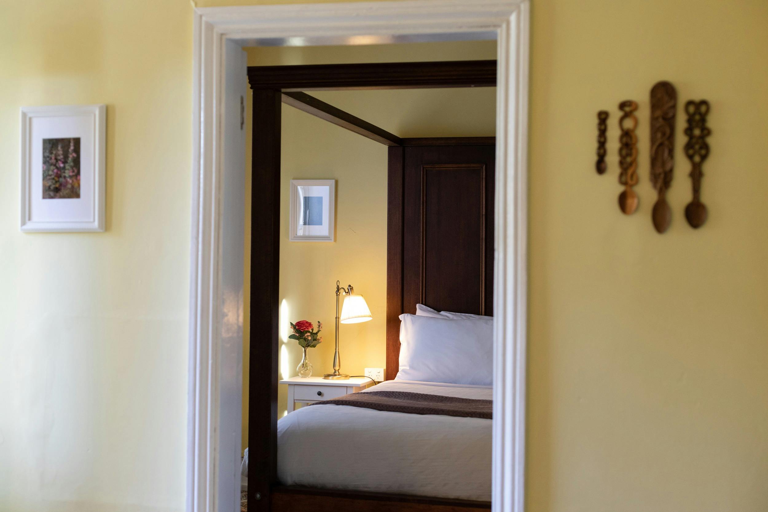 Four-poster bed in Welsh Cottage plus decorative features