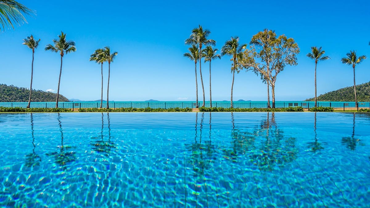 YangaroYangaro villa pool with beachfront view