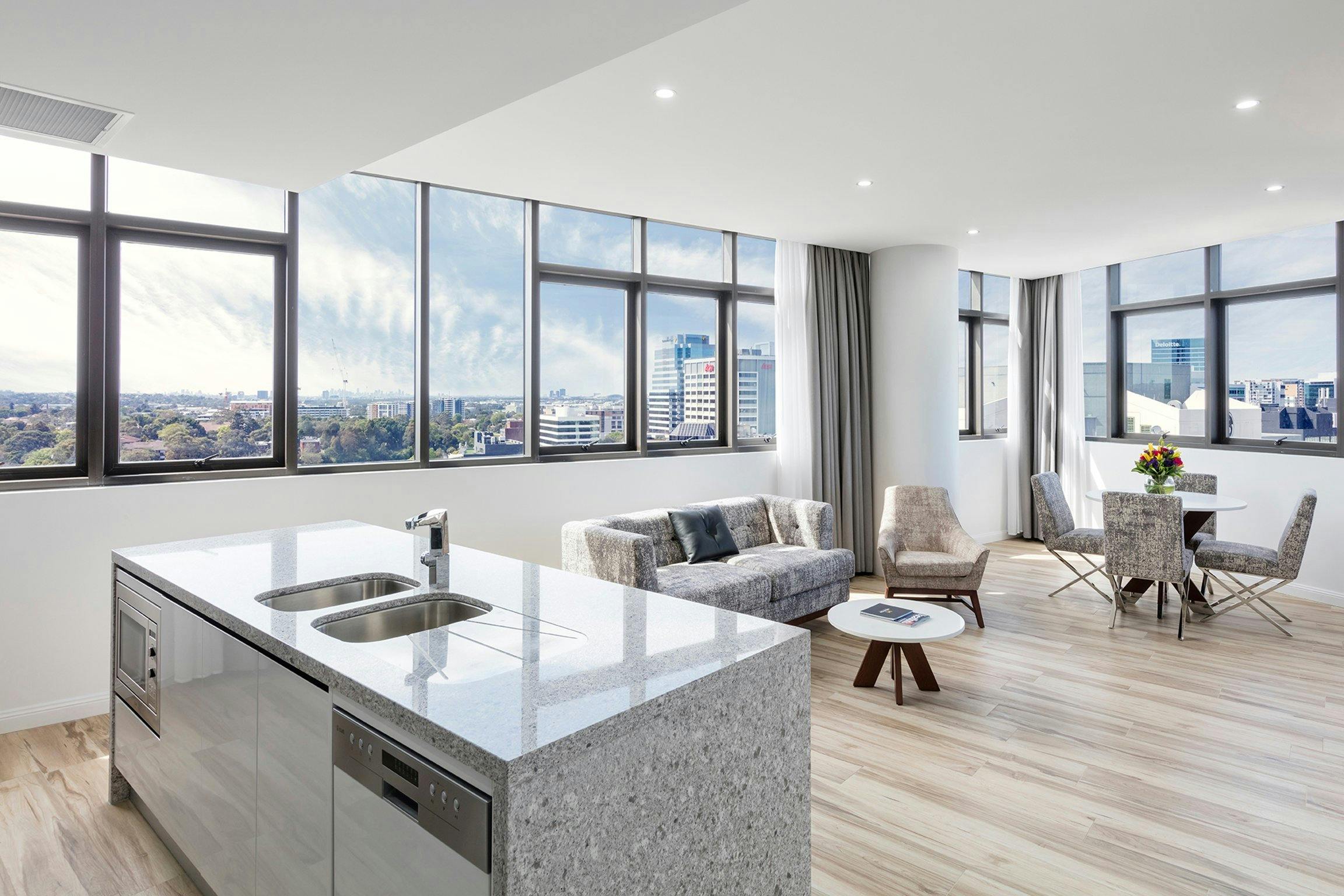 Full kitchen and laundry