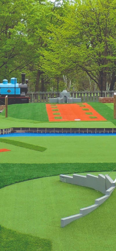 Miniature golf course