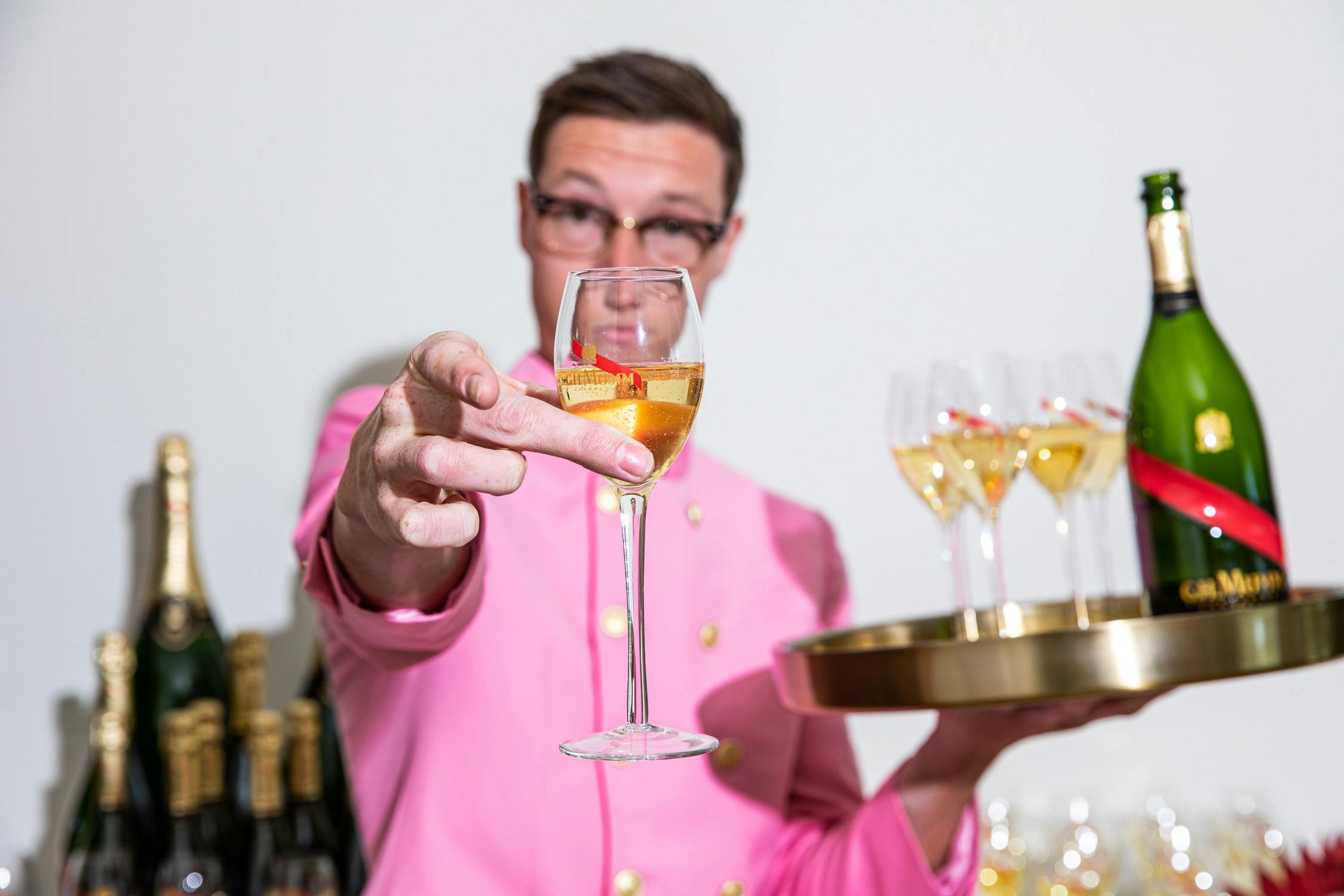 A tray of Champagne