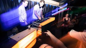 Schuss Bar