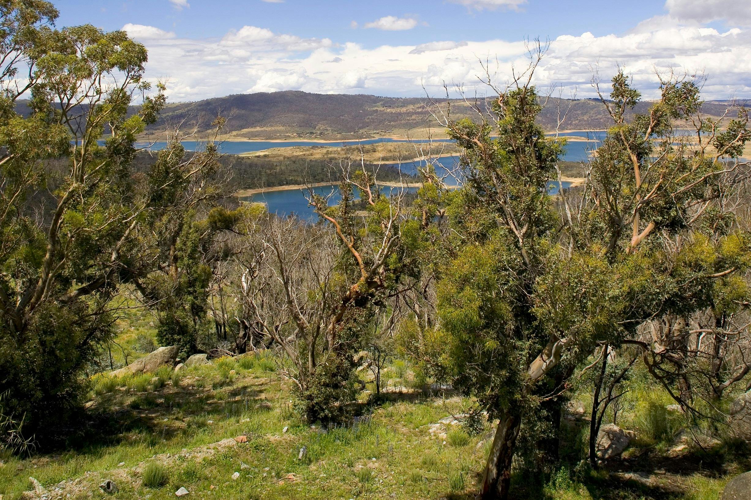 Lake Jindabyne History Tour on an EBike NSW Holidays &