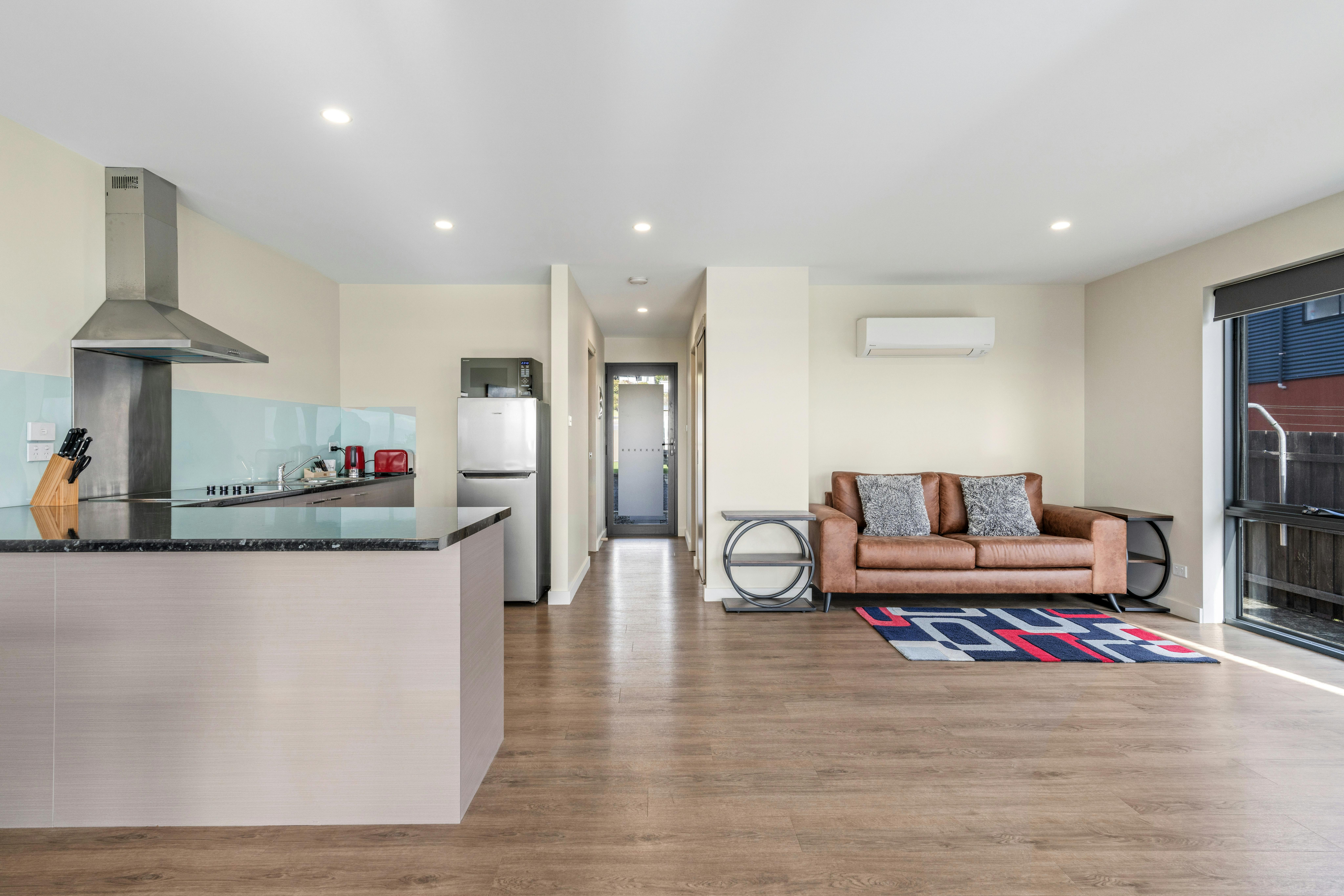 Albatross Apartments, Unit 2