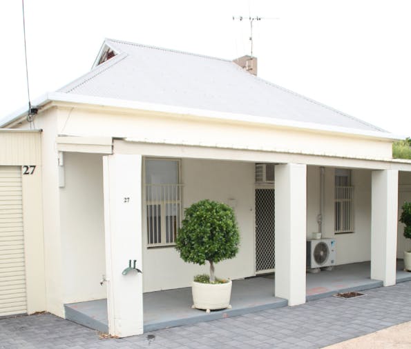 Squatters Cottage