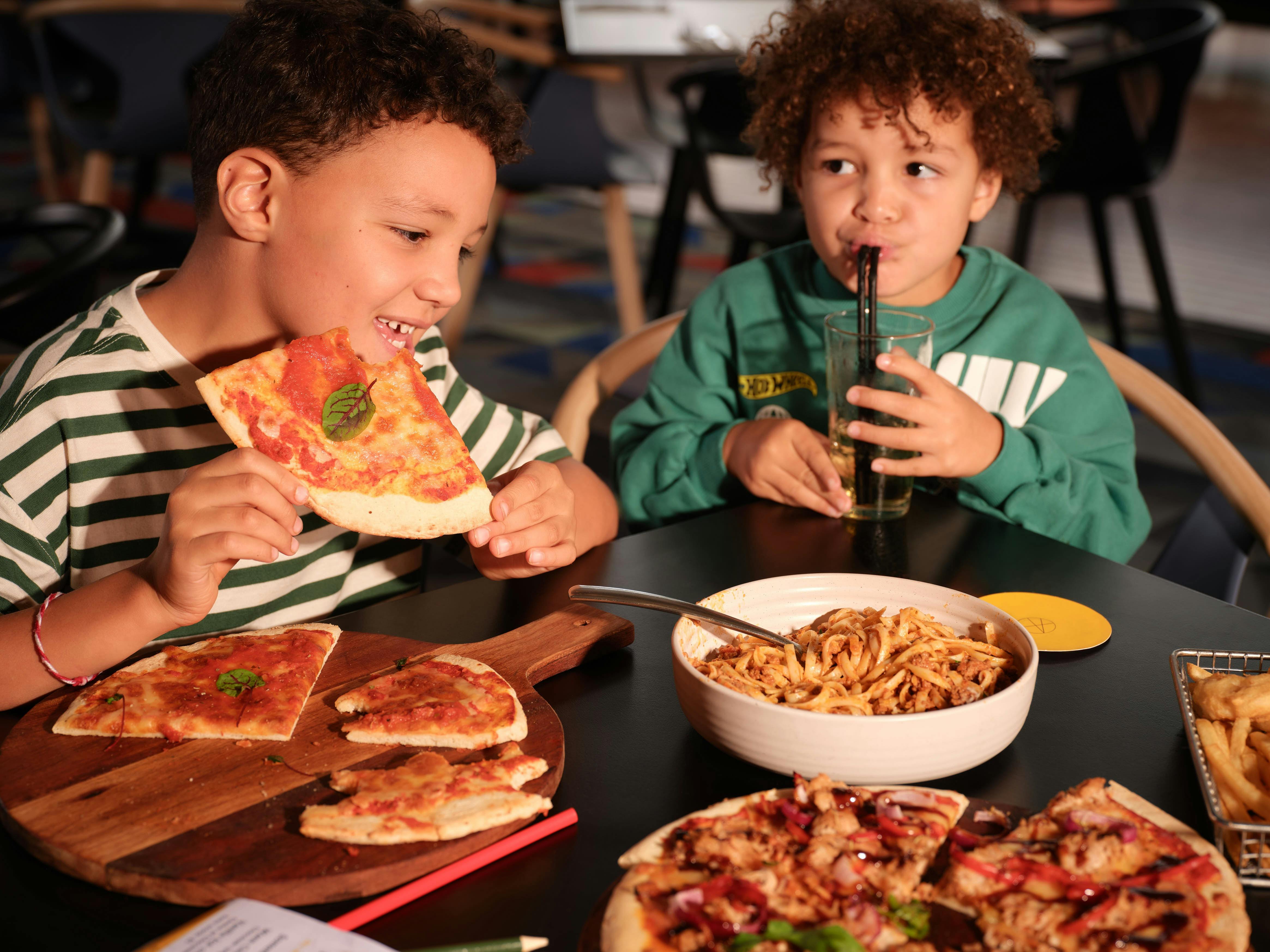 Hangar Bar & Grill Bar