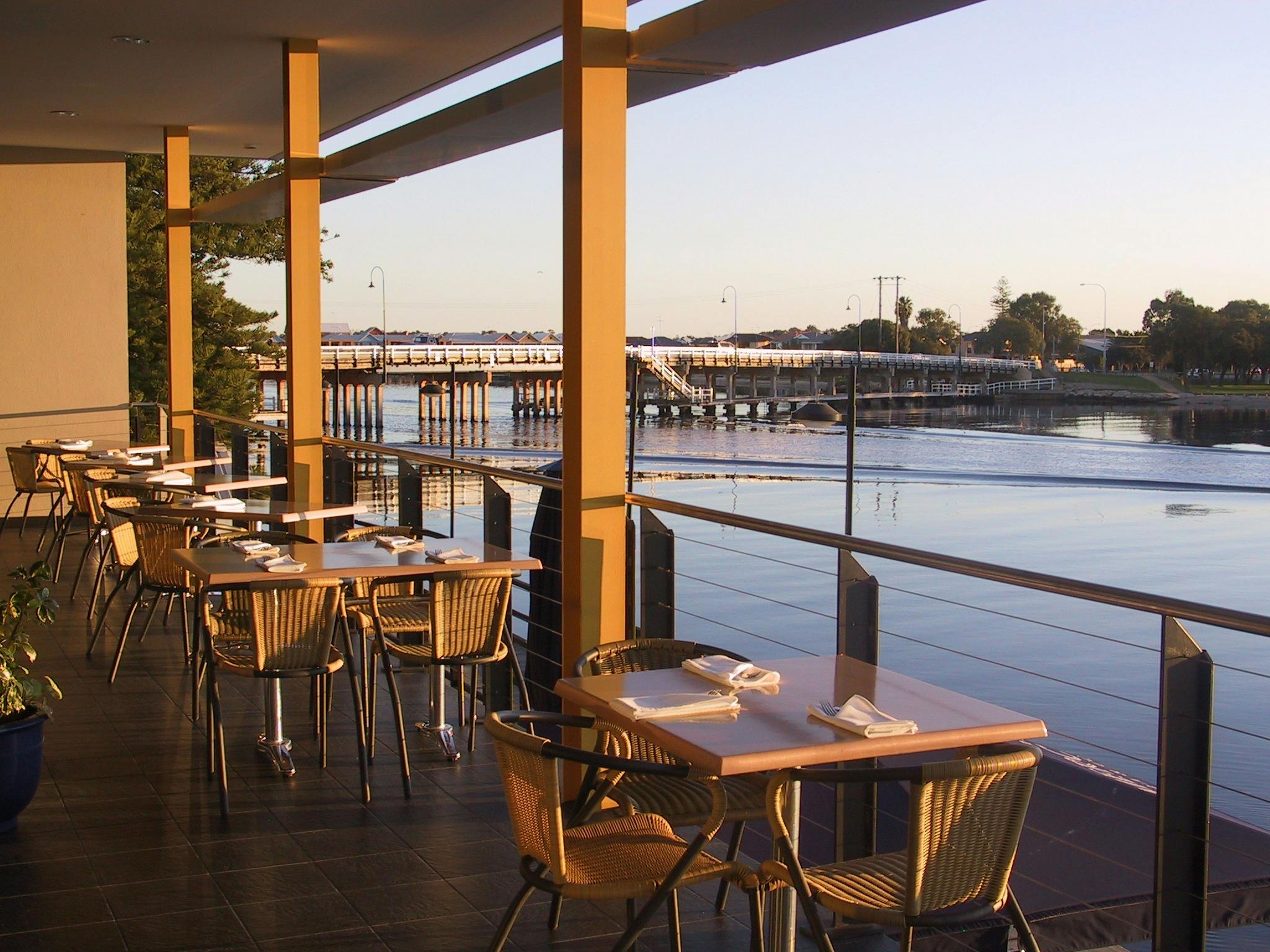 Redmanna Waterfront Restaurant