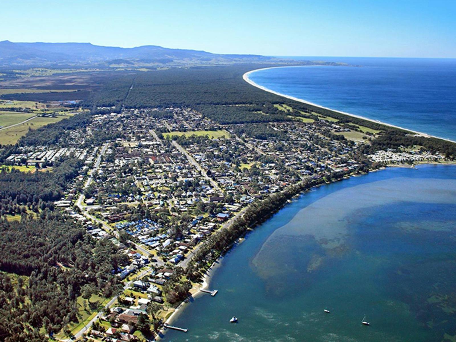 Shoalhaven Heads - loads on offer from 7 miles of pristine unspoilt beach to the great bird Airport