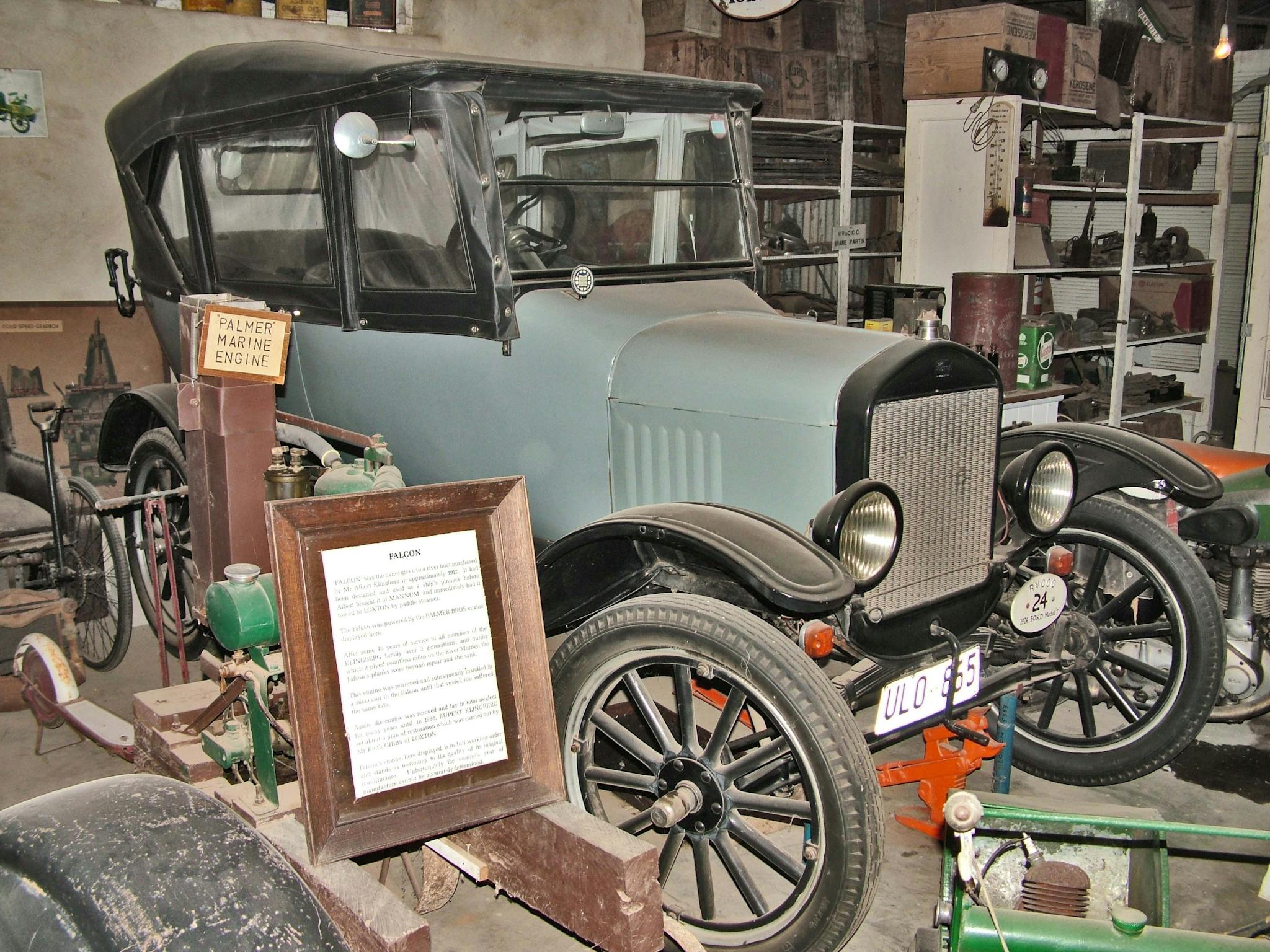 Many vintage vehicles to look at