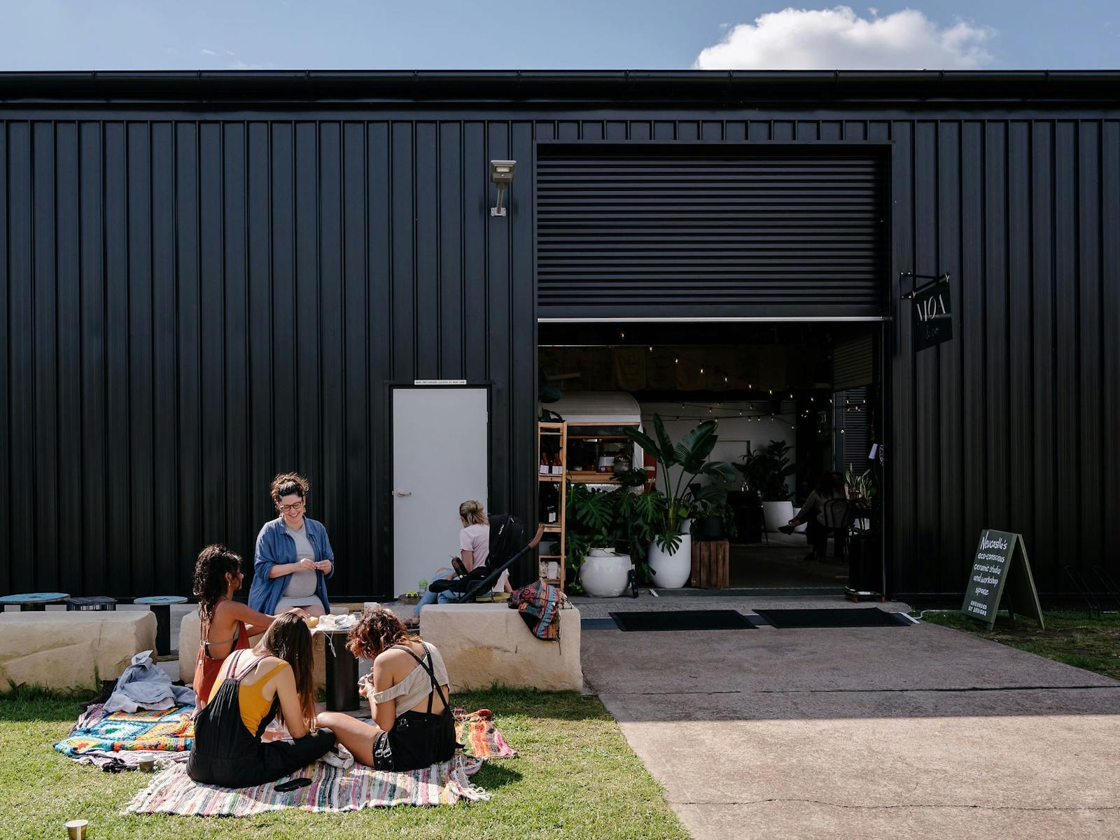 Front access to cafe