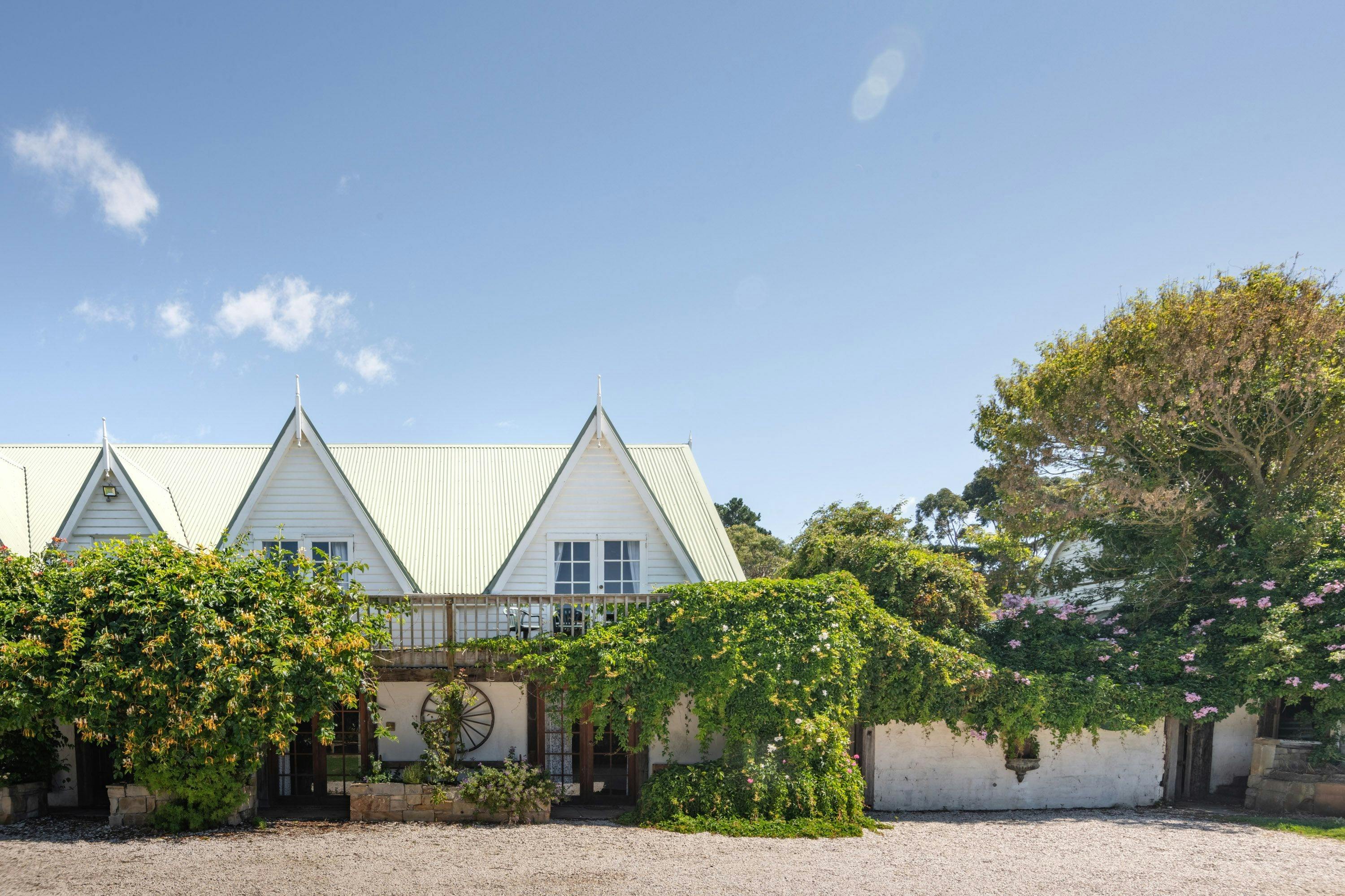 Stables accom