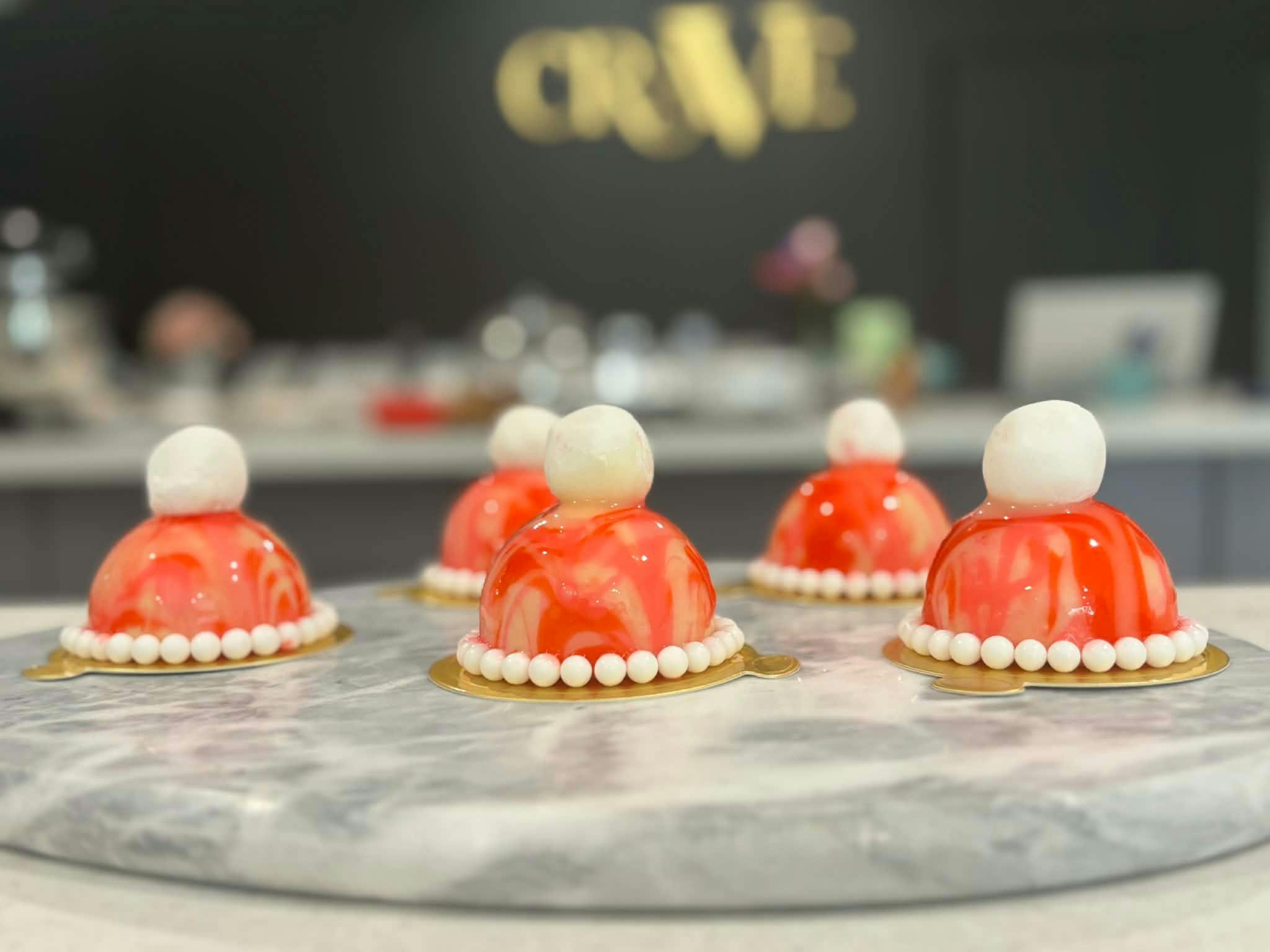 shiny mirror glazed entremet