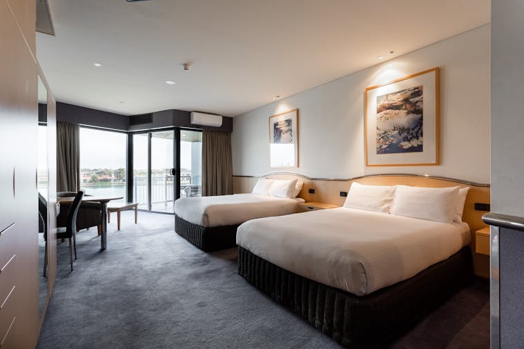 The Lakes Hotel