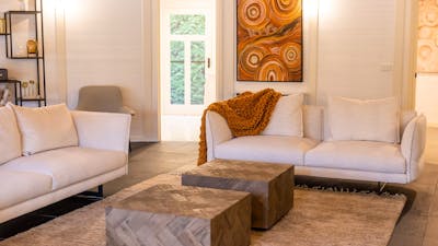 Open living space with a fire