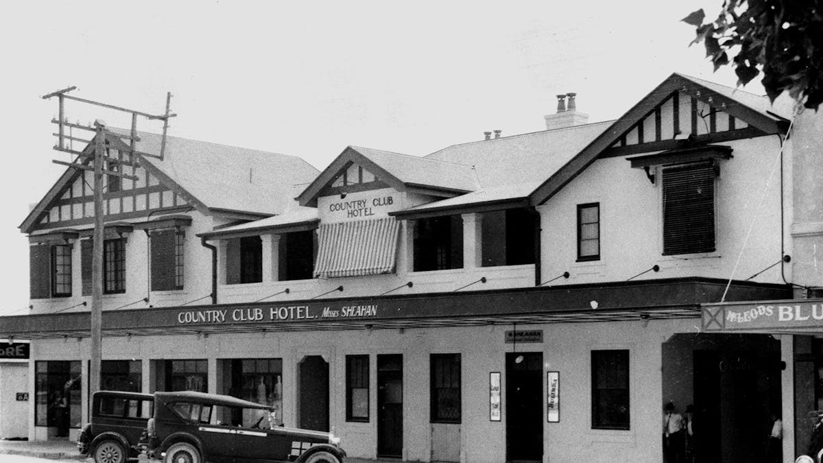 Country Club Hotel