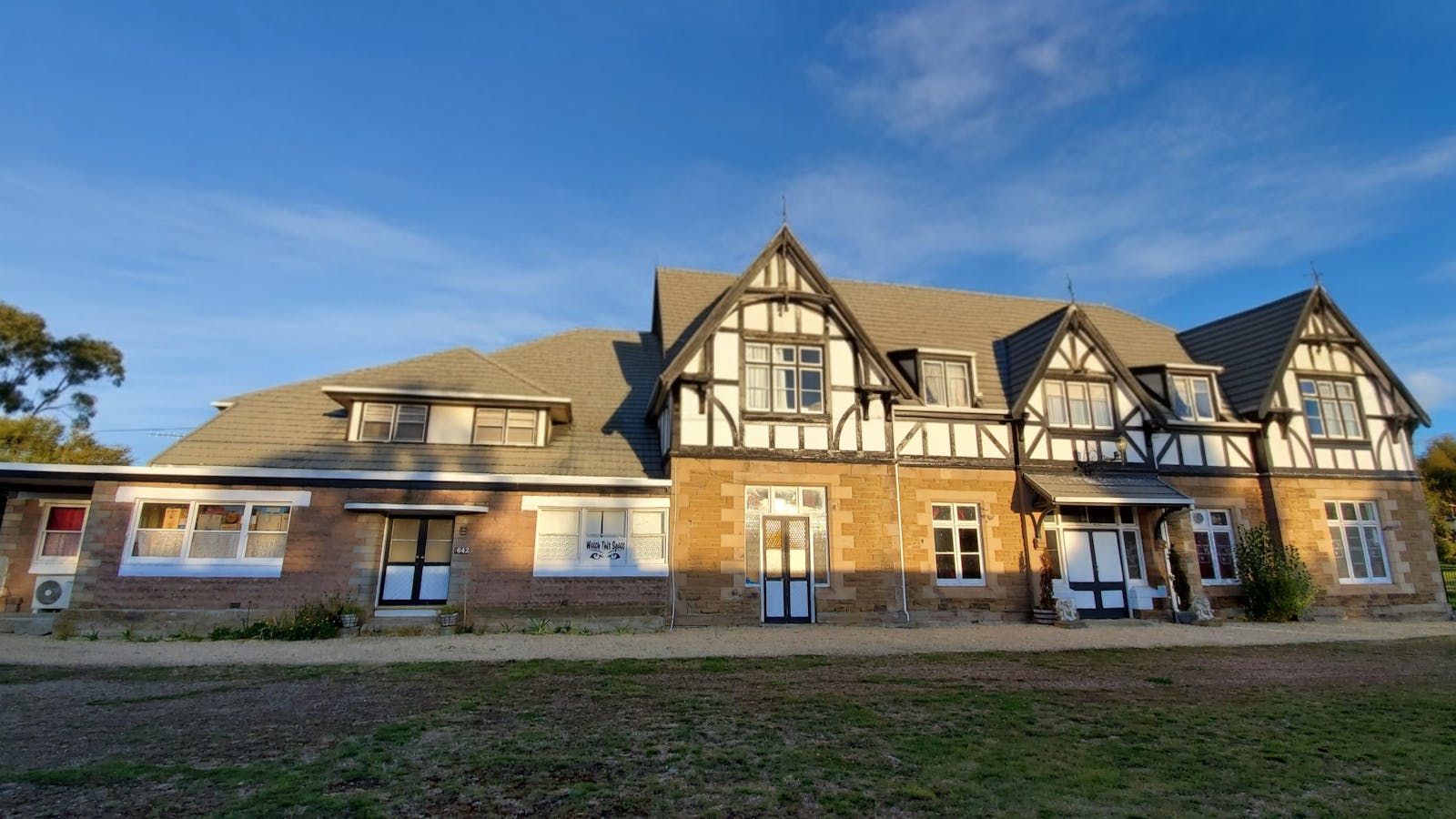 Parattah Railway Hotel