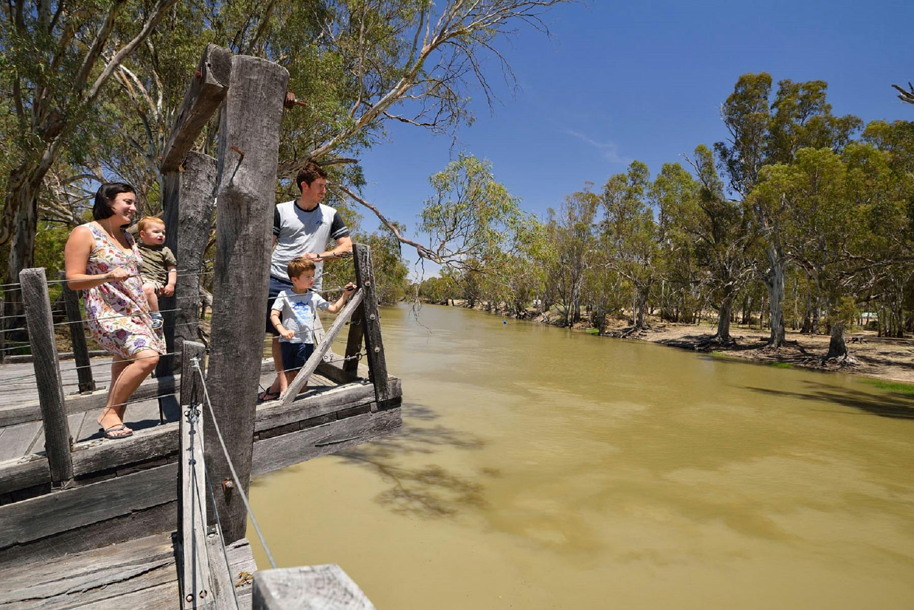 Family site-seeing at Moulamein Wharf