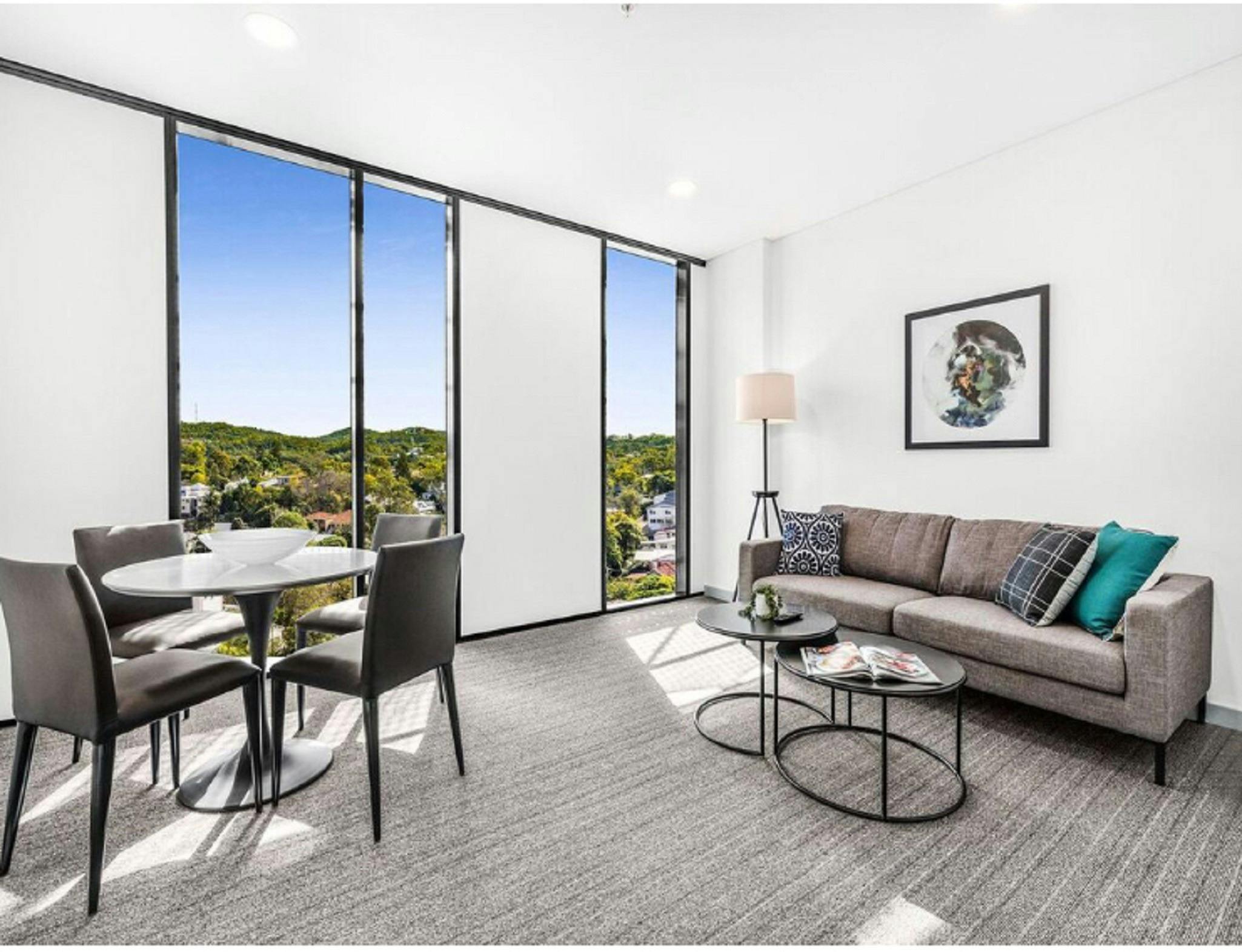 Essence Suites Taringa