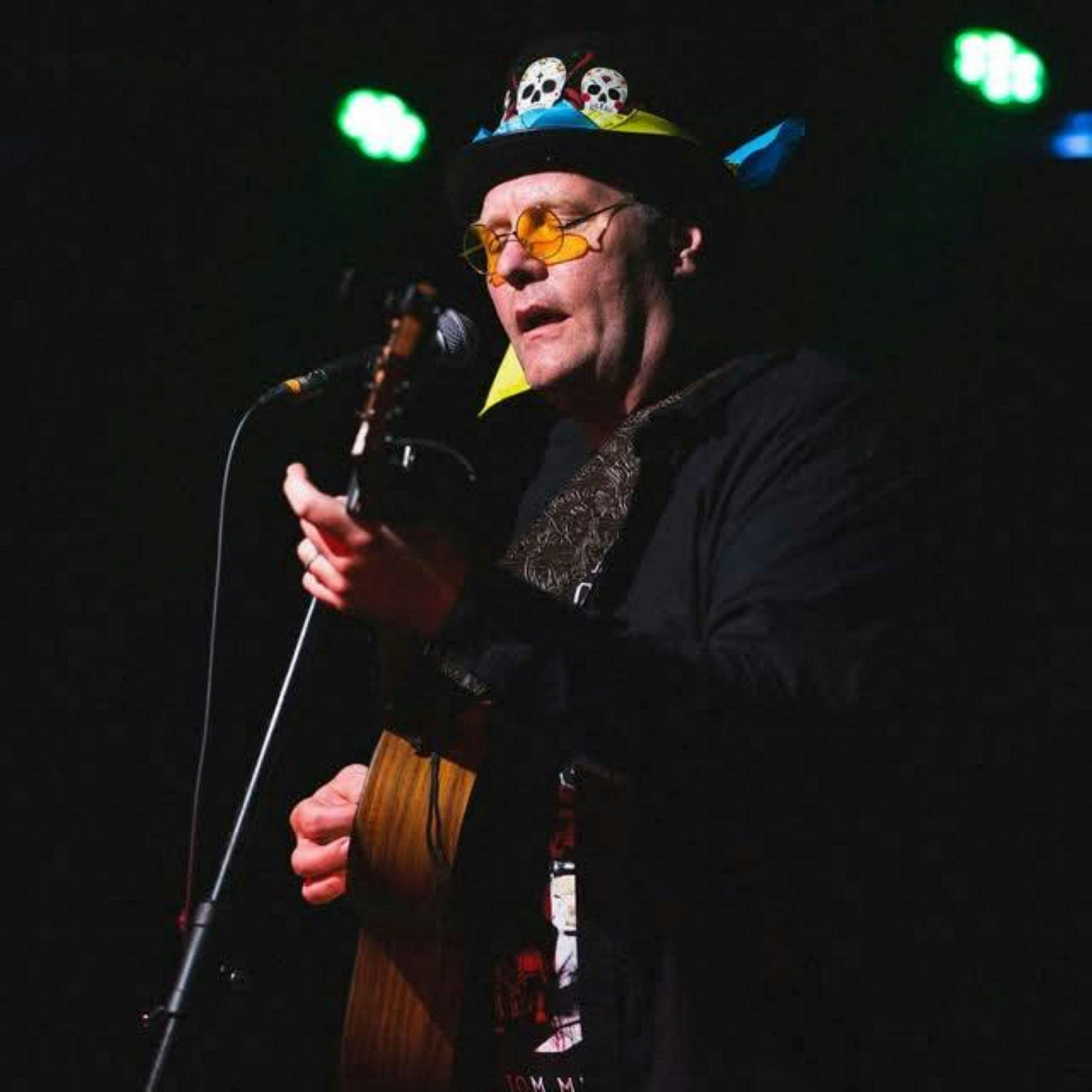 Christmas Songs with Daniel Kelly