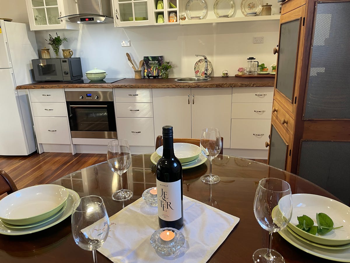 Peppercorn Cottage Normanville - wine dine cottage style