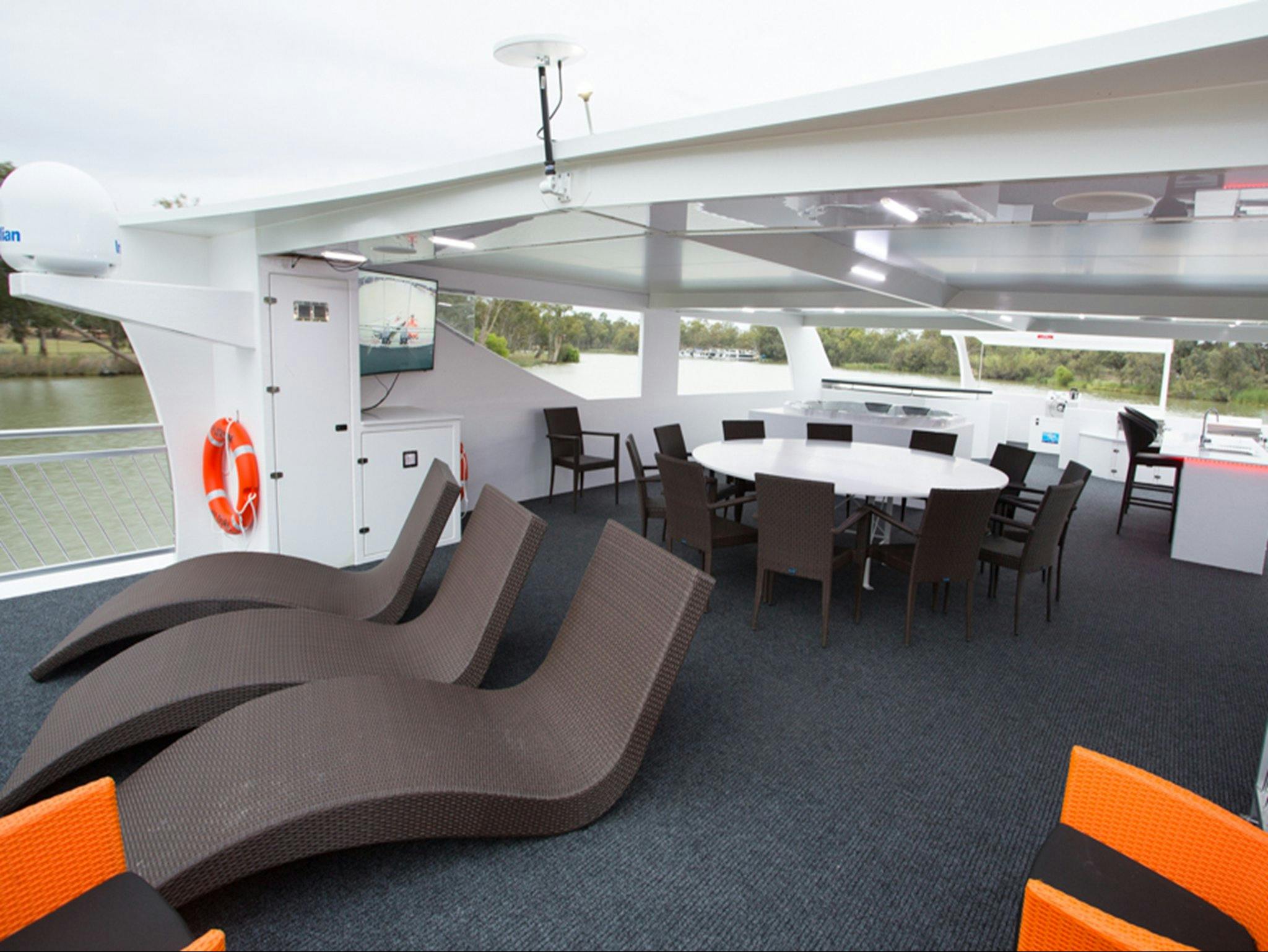 Platinum Indulgence top deck
