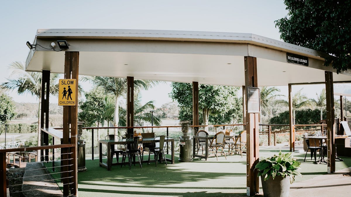 Boulders Lounge dining space at The Club at Parkwood Village