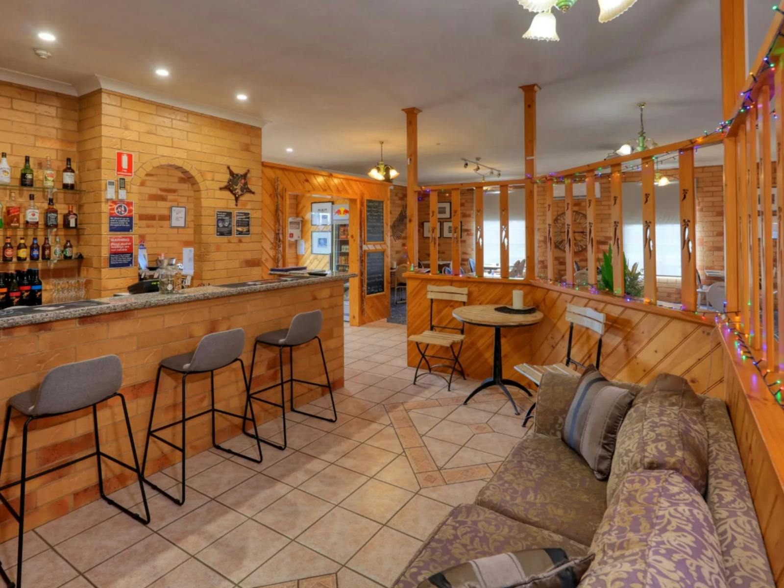 北帕克斯汽車旅館酒吧區