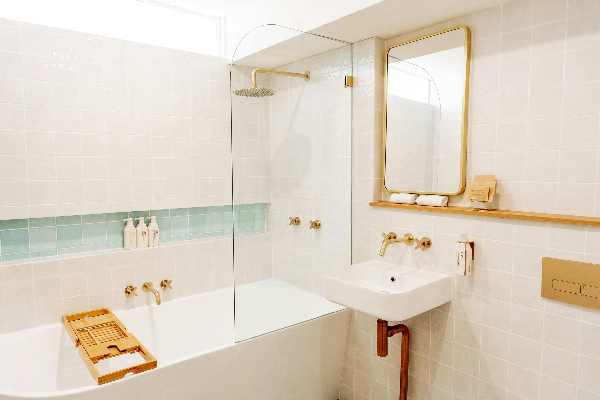 A bathroom in Surfside 22