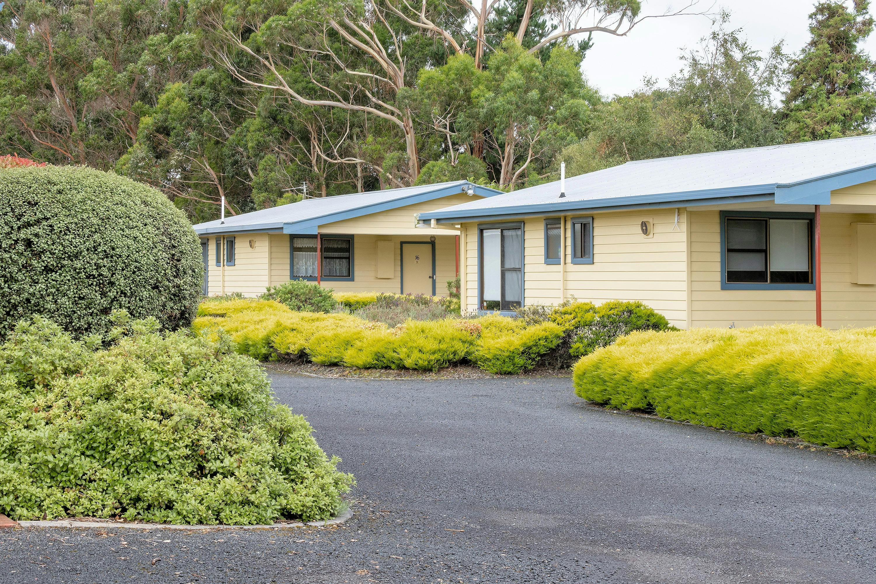Superior 2 Bedroom Garden Apartment