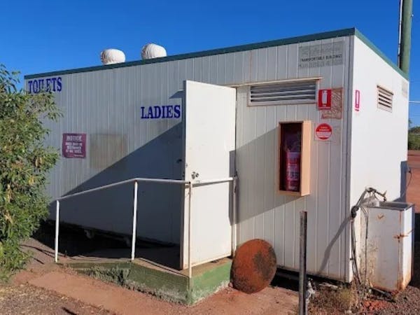 Yowah free camp toilet