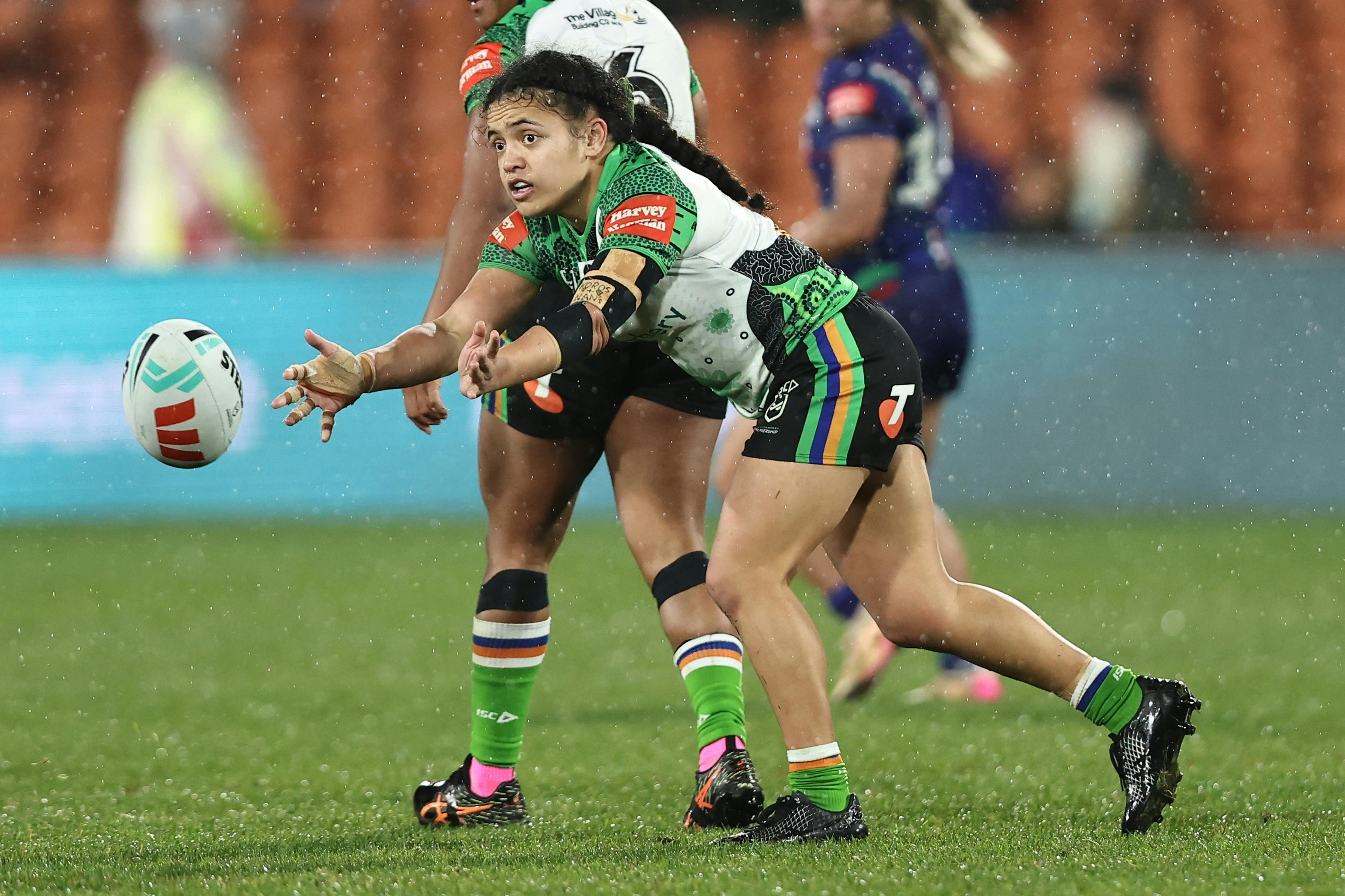 Canberra Raiders NRLW player Chante Temara passing the ball.