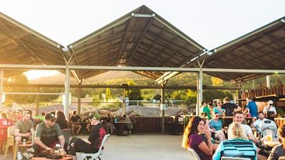 An outdoor cafe catering to visitors to Stromlo Park.