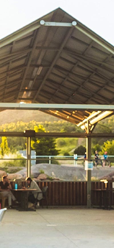 An outdoor cafe catering to visitors to Stromlo Park.