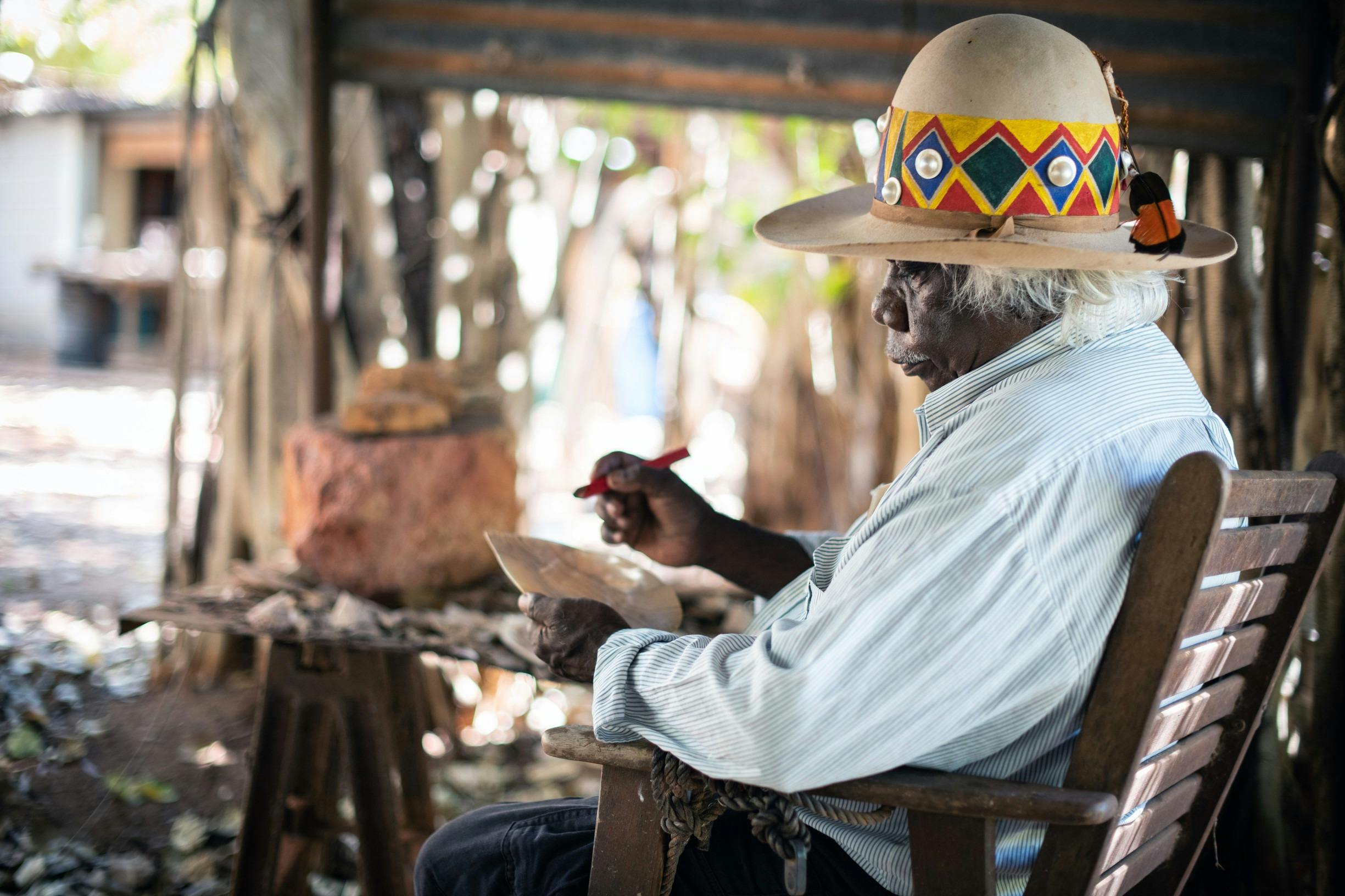 Bruce Wiggan, Bardi Jawi Artist in residence, Cygnet Bay Pearl Farm