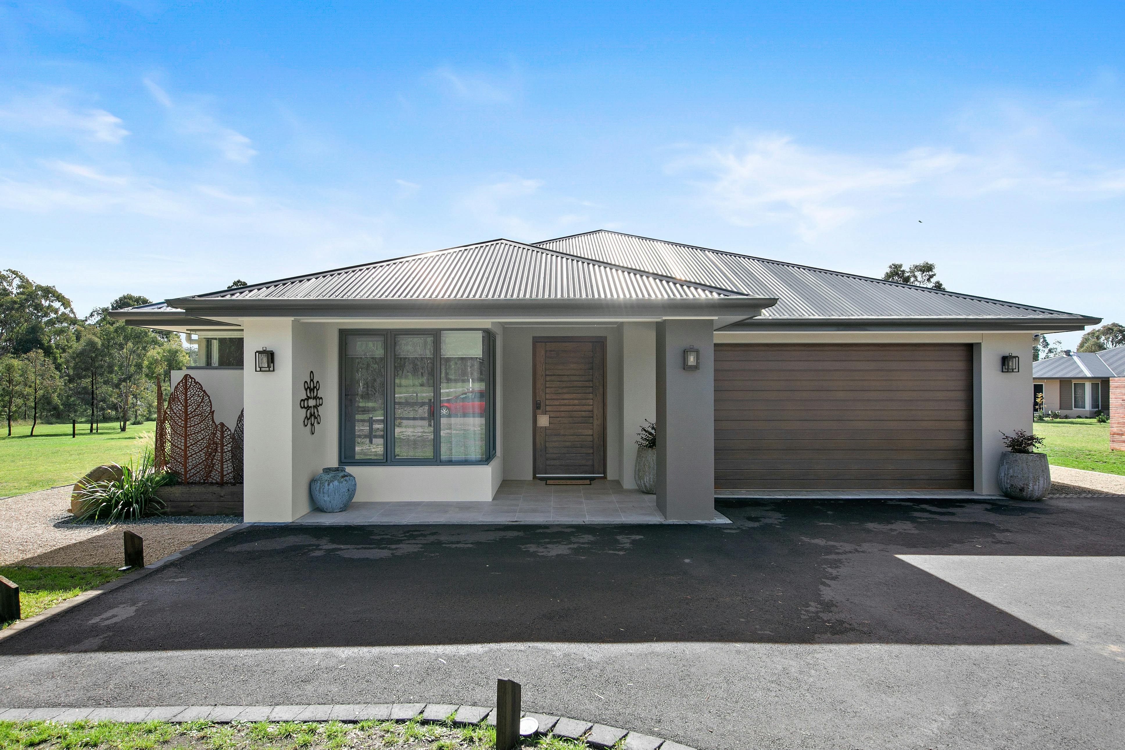 Joey's Crossing - Exterior