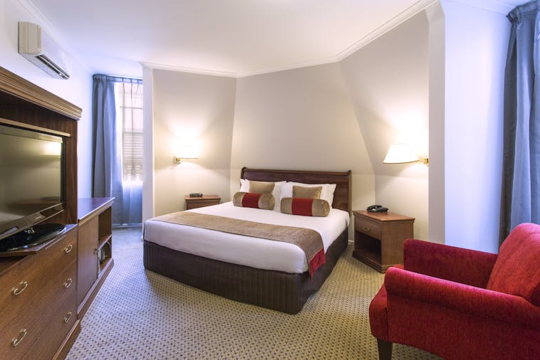 Deluxe Queen Room