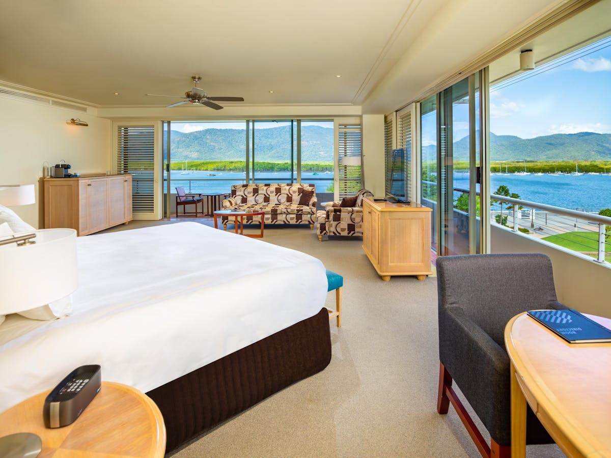 Pullman Reef Hotel Casino Junior King Suite