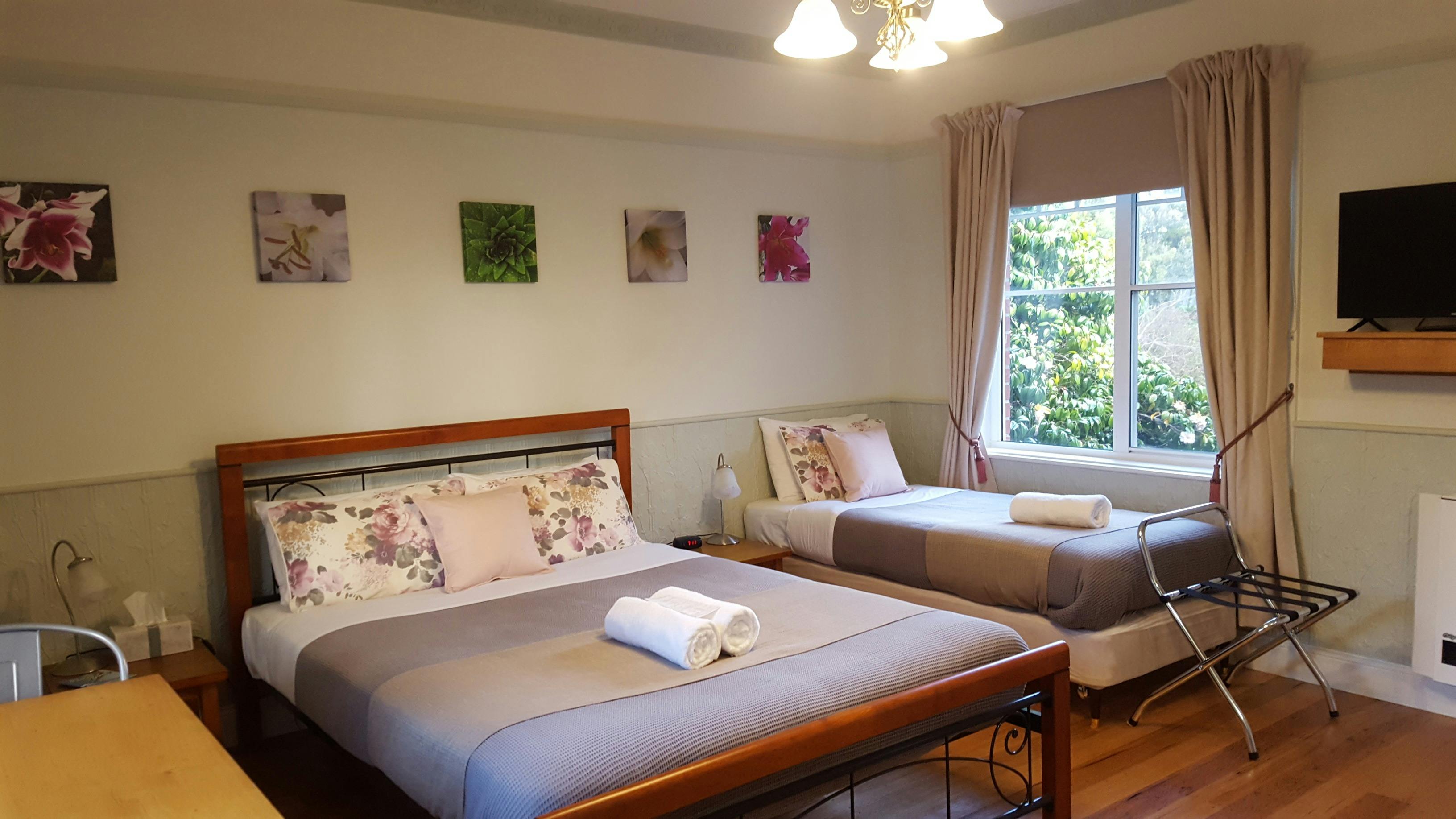 Lily Room